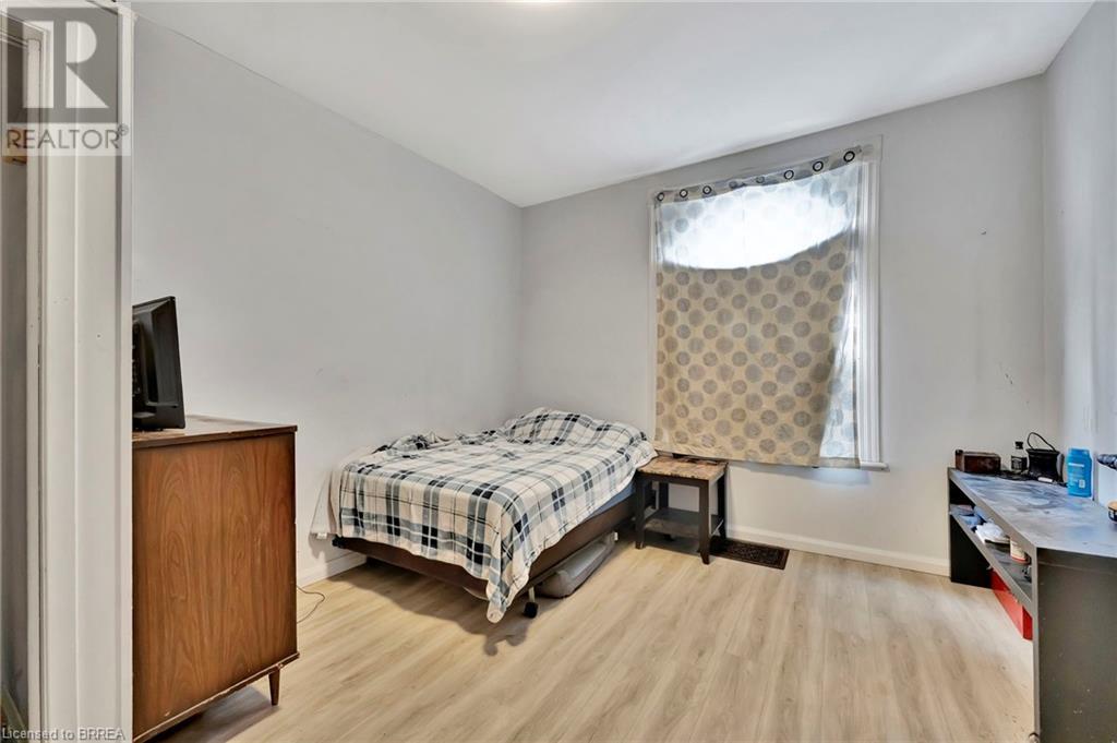 Photo 28 of 157 159 Market Street, Brantford ON