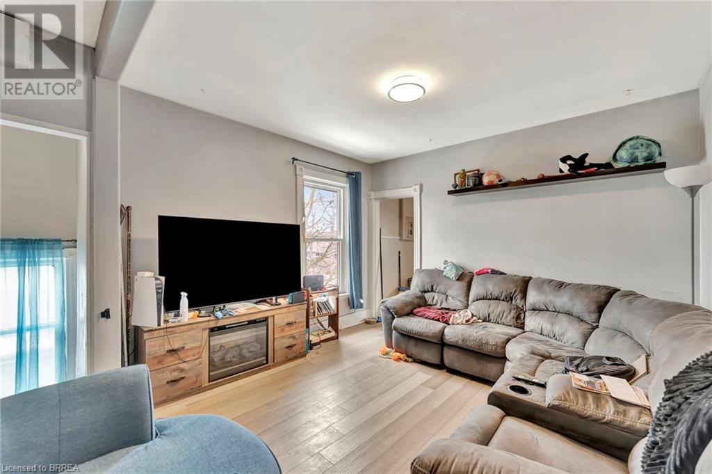 Photo 10 of 157 159 Market Street, Brantford ON