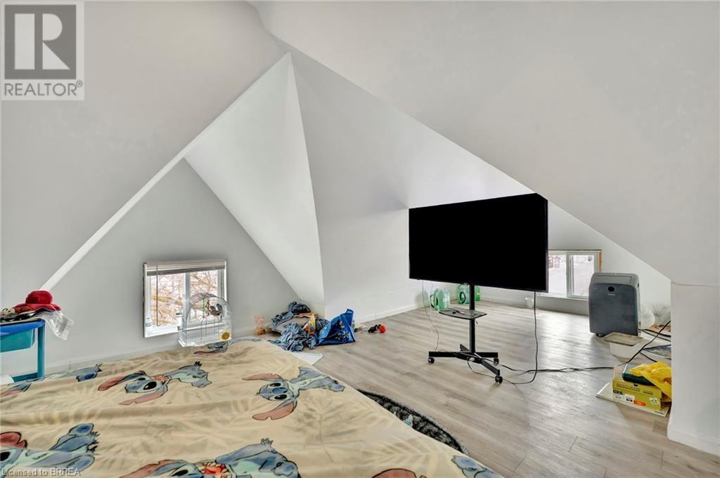 Photo 36 of 157 159 Market Street, Brantford ON