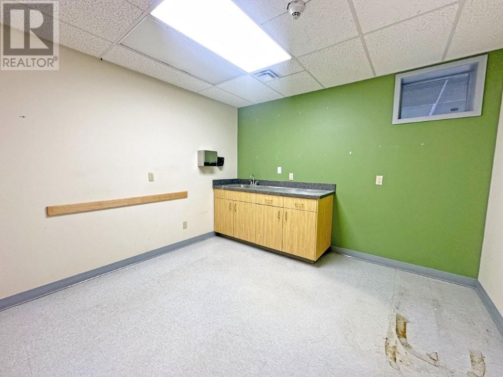 Photo 18 of 101 325 Archibald Street S, Thunder Bay ON