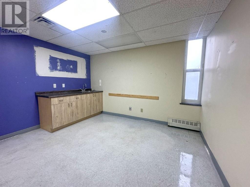 Photo 1 of 101 325 Archibald Street S, Thunder Bay ON