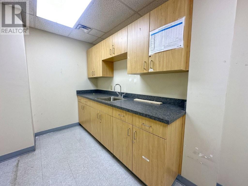 Photo 35 of 101 325 Archibald Street S, Thunder Bay ON