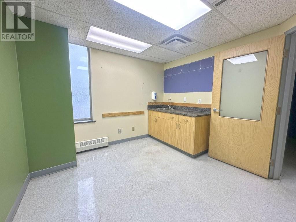 Photo 4 of 101 325 Archibald Street S, Thunder Bay ON