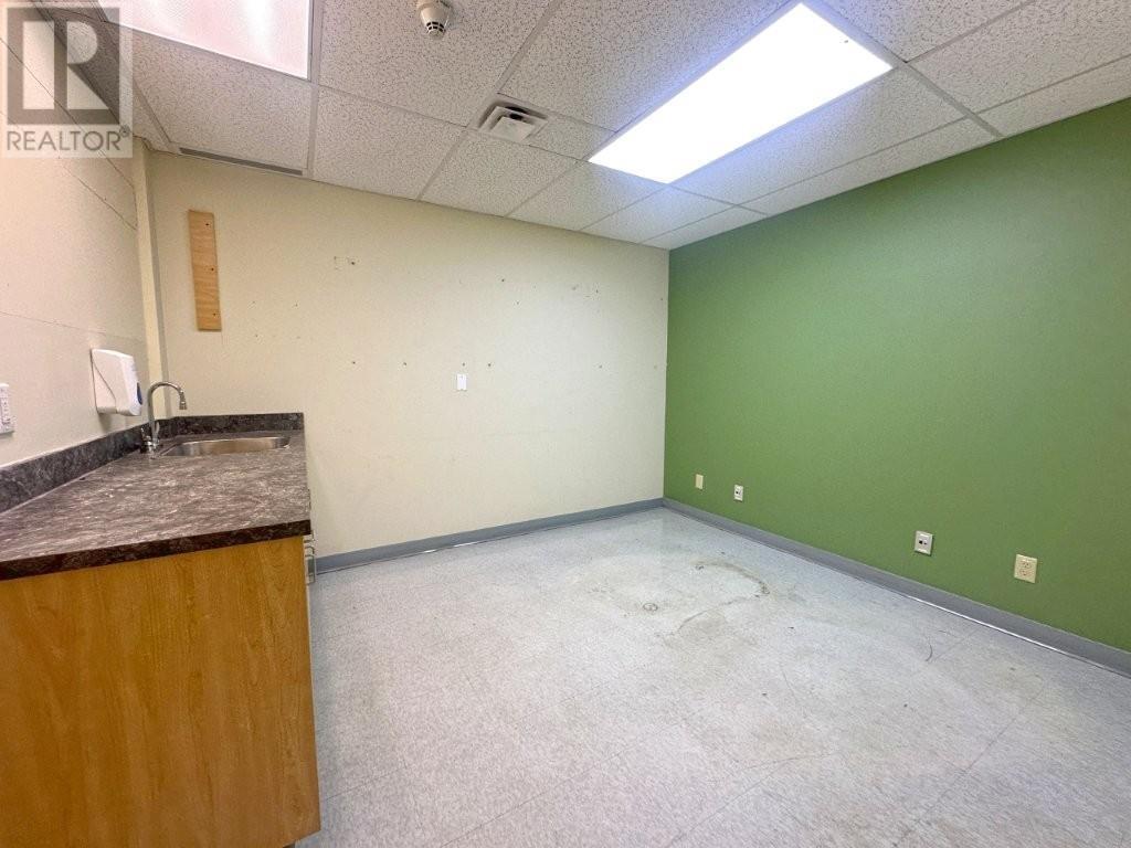 Photo 10 of 101 325 Archibald Street S, Thunder Bay ON