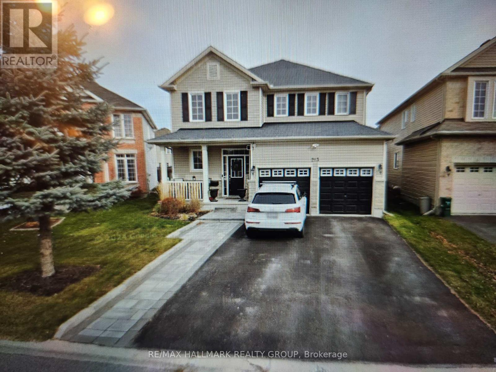 Parking for 4 cars in driveway