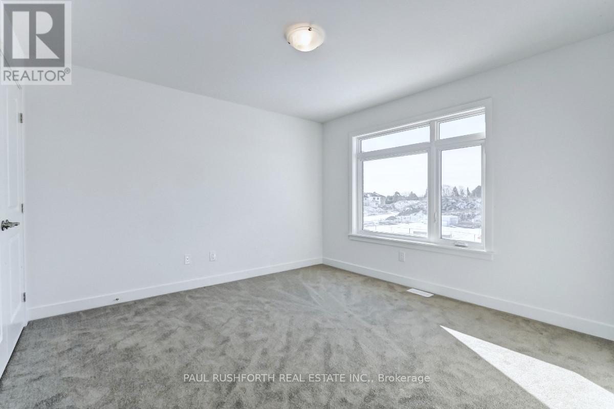 Photo 10 of 76 Big Dipper Street, Ottawa ON