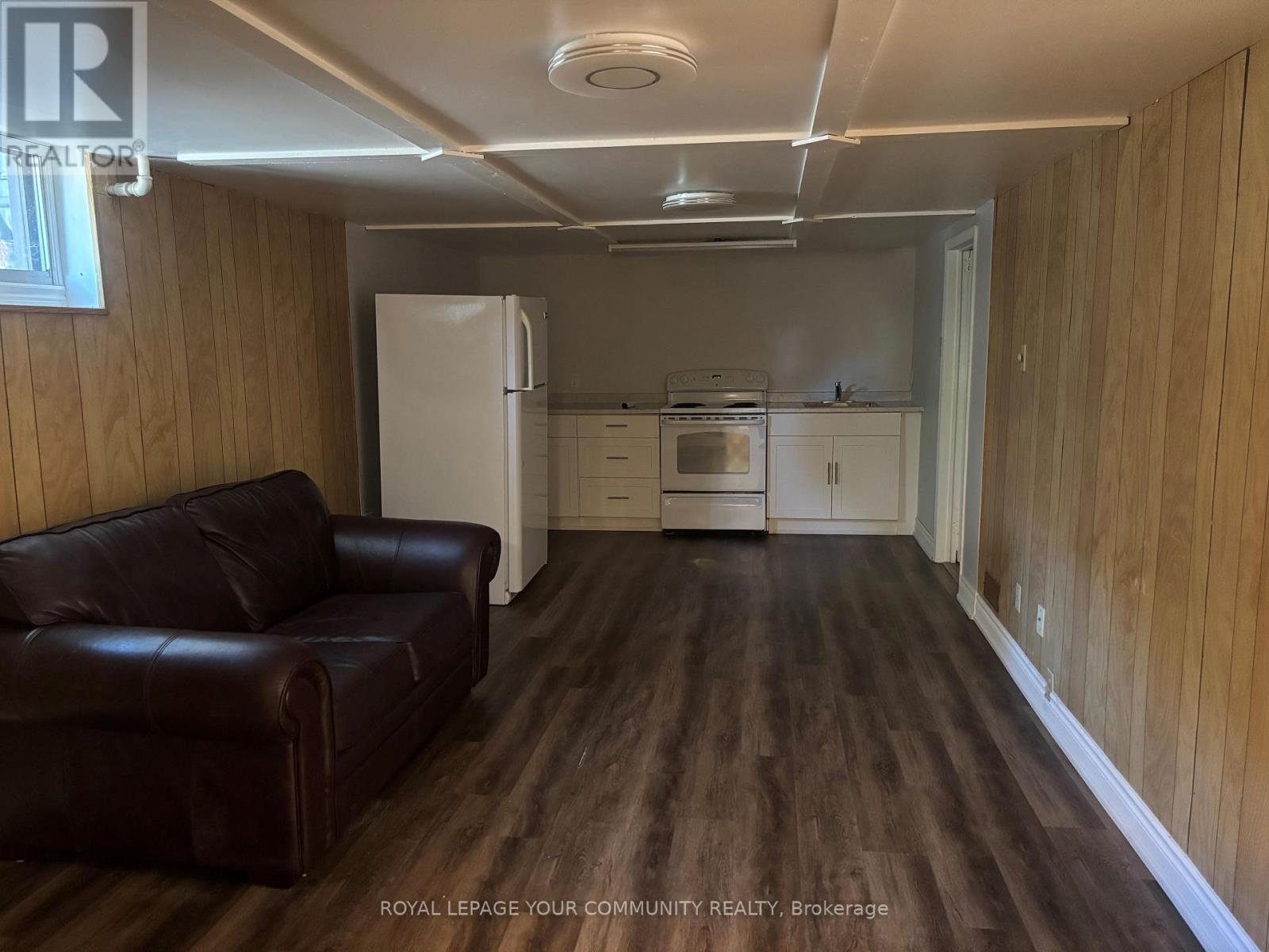 Photo 5 of 211 Axminster Drive, Richmond Hill ON