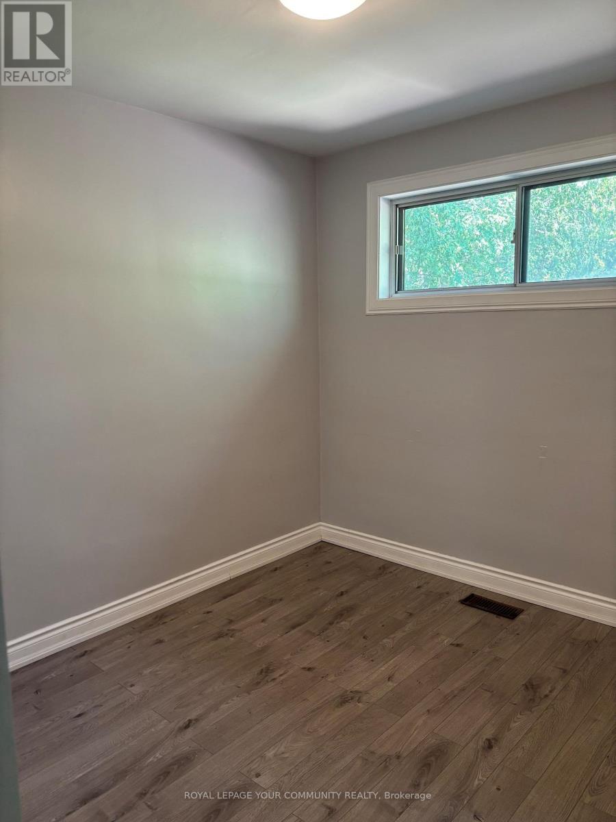 Photo 6 of 211 Axminster Drive, Richmond Hill ON