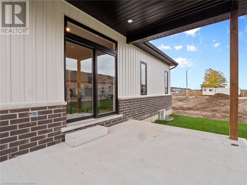 Photo 12 of 211 Sycamore Street, Welland ON