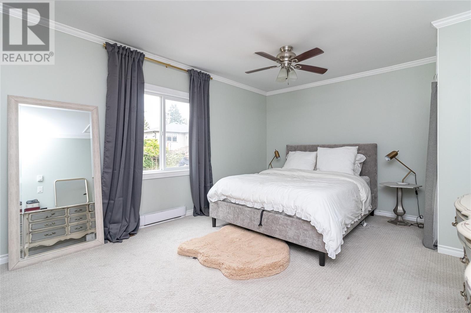 Photo 18 of 2945 Colquitz Ave, Saanich BC