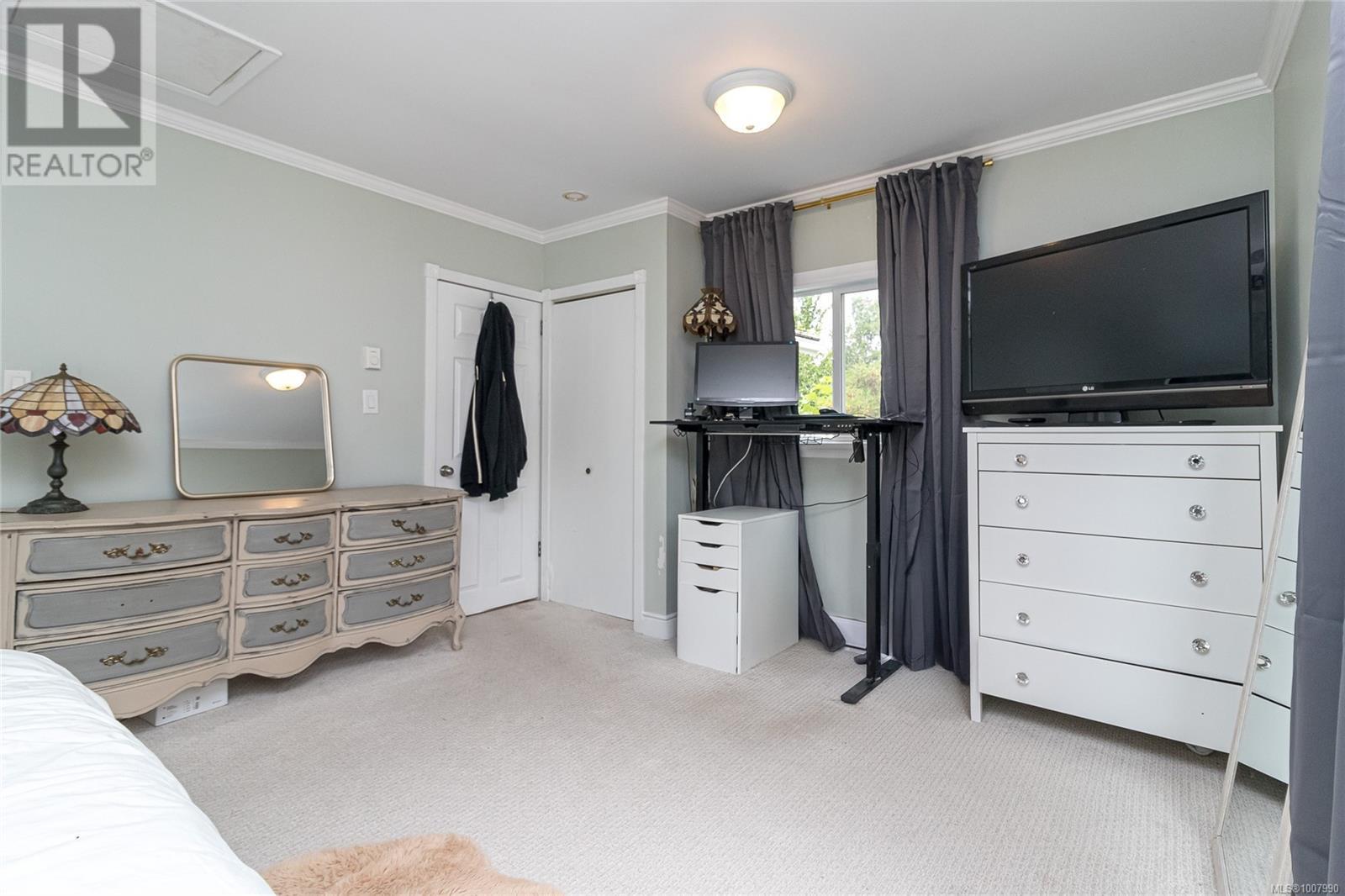 Photo 20 of 2945 Colquitz Ave, Saanich BC
