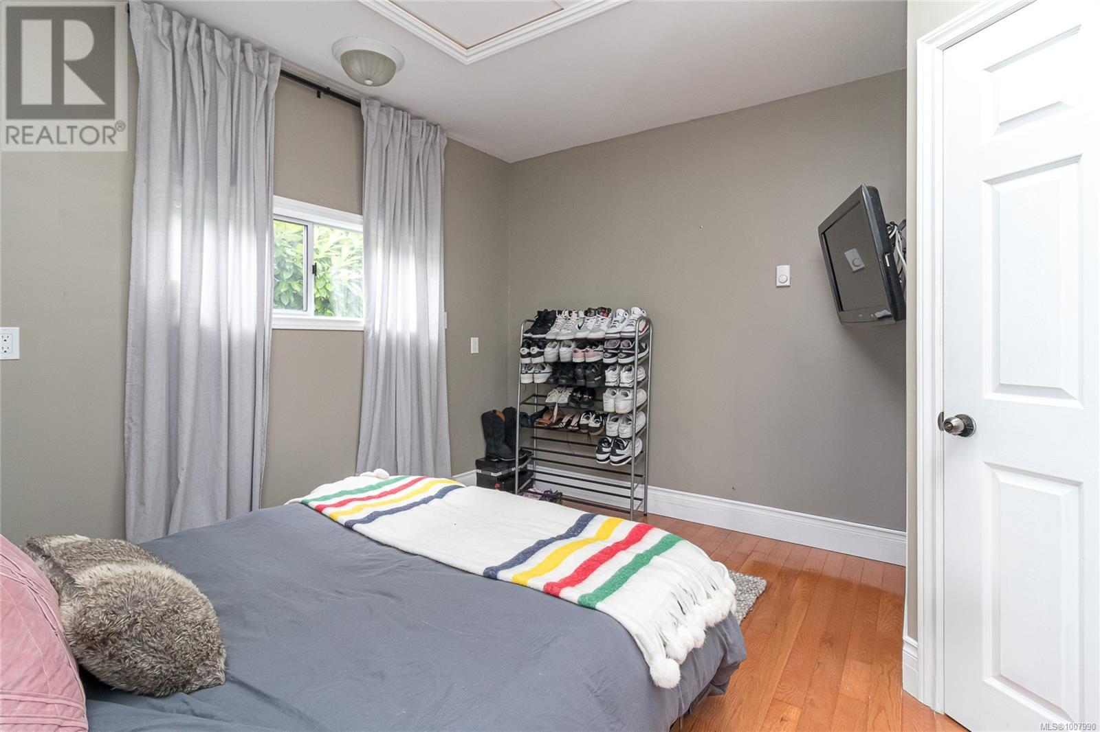 Photo 22 of 2945 Colquitz Ave, Saanich BC