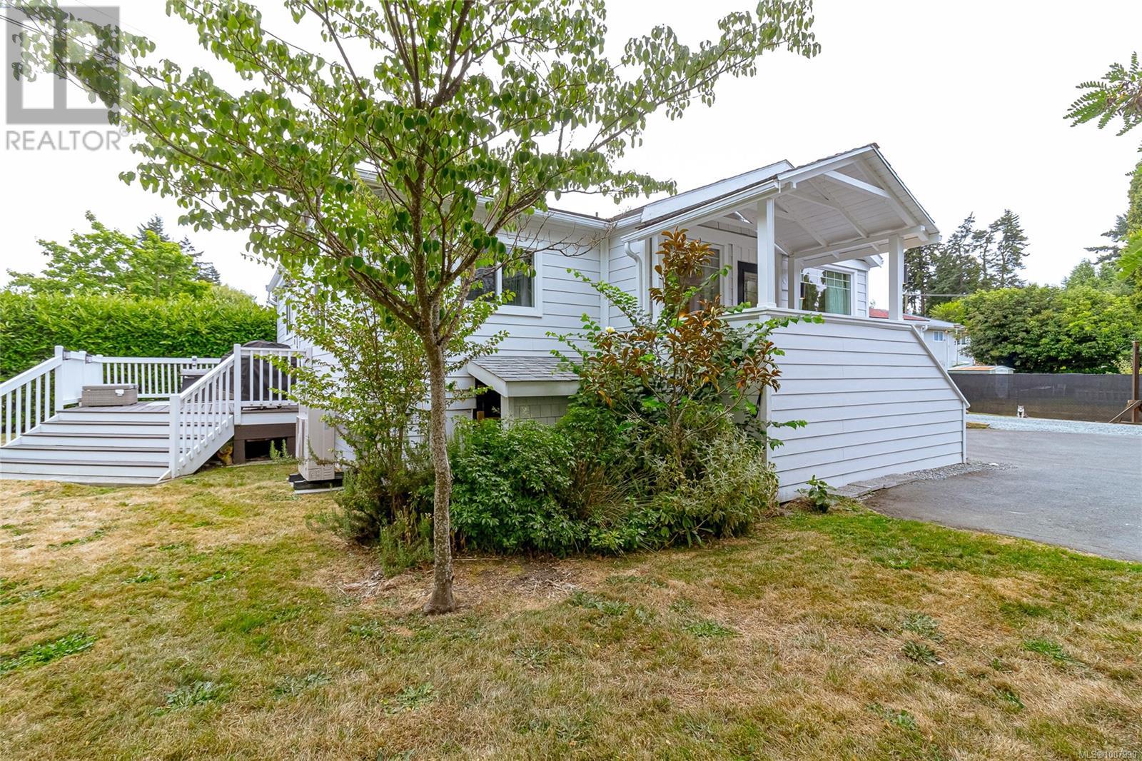 Photo 28 of 2945 Colquitz Ave, Saanich BC