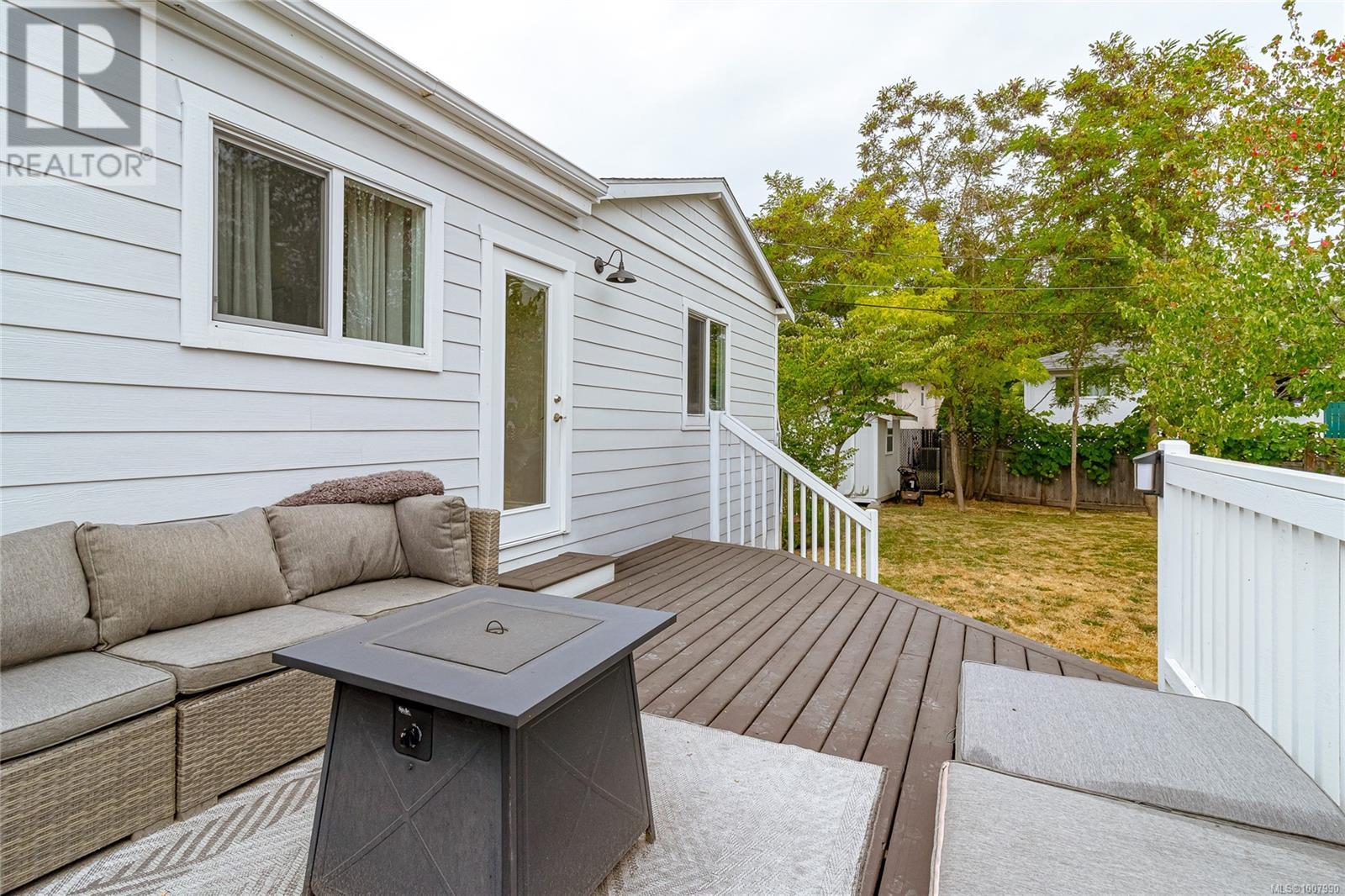 Photo 29 of 2945 Colquitz Ave, Saanich BC
