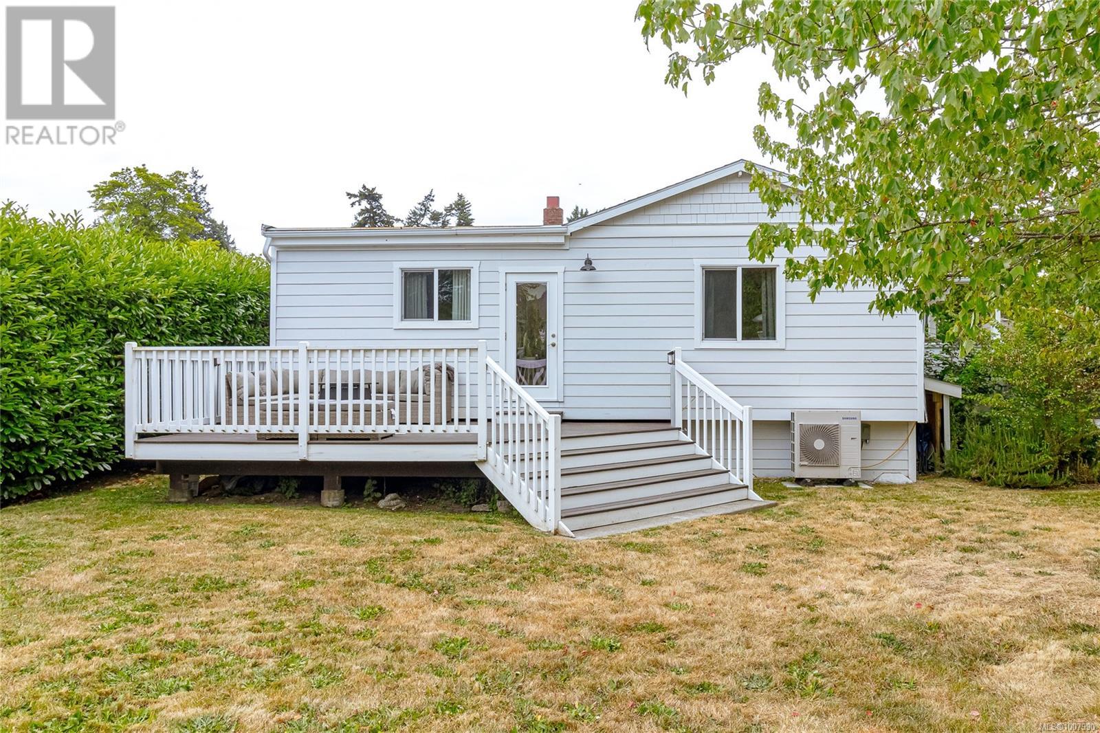 Photo 31 of 2945 Colquitz Ave, Saanich BC