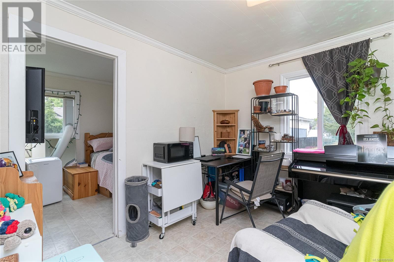 Photo 33 of 2945 Colquitz Ave, Saanich BC