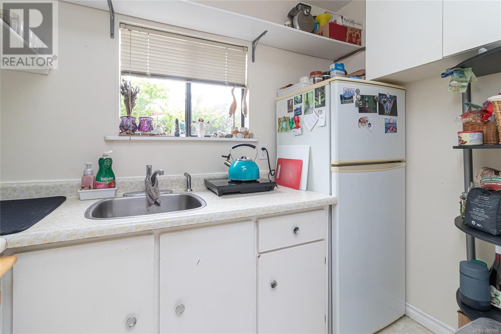 Photo 35 of 2945 Colquitz Ave, Saanich BC