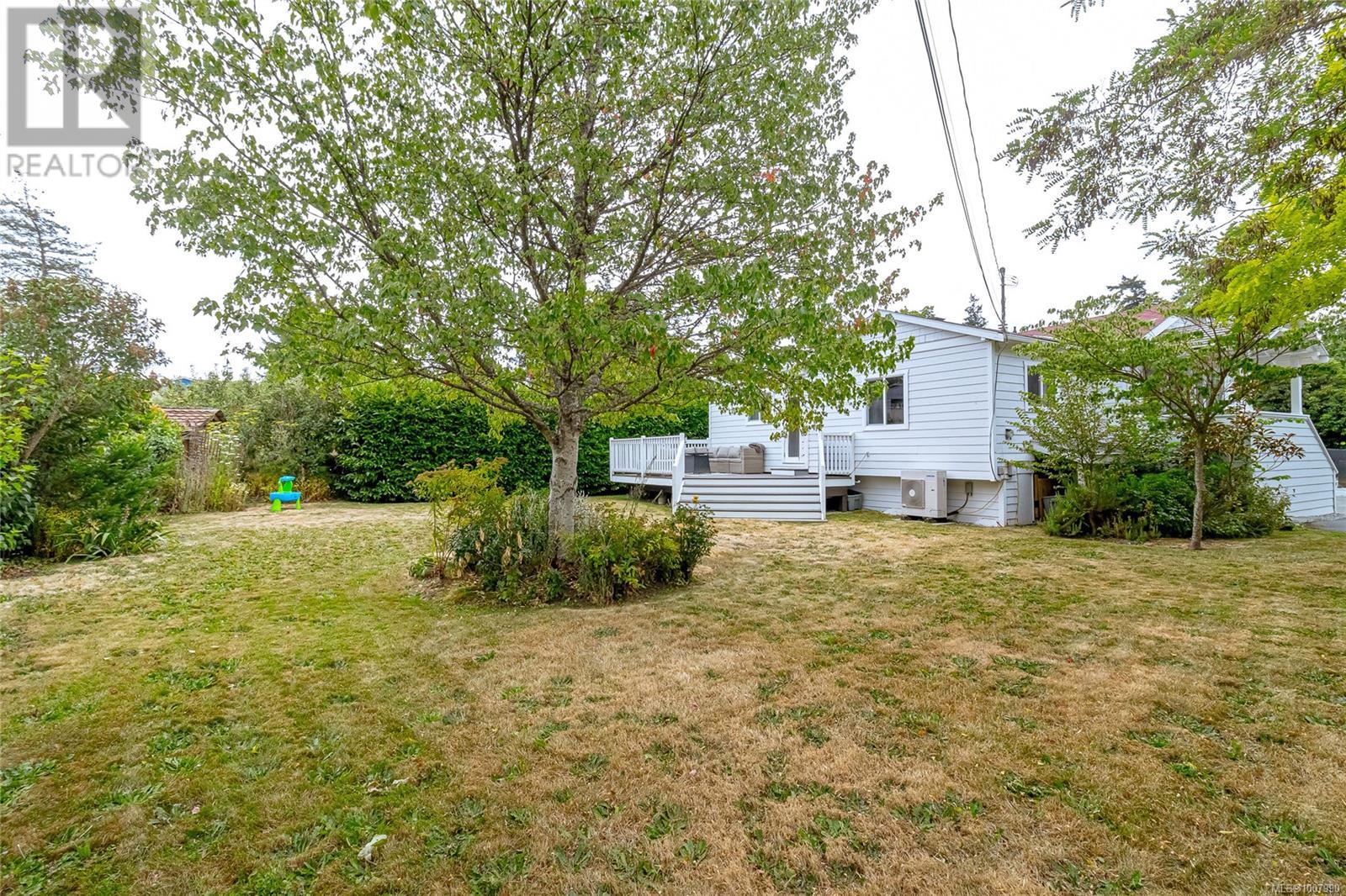 Photo 39 of 2945 Colquitz Ave, Saanich BC
