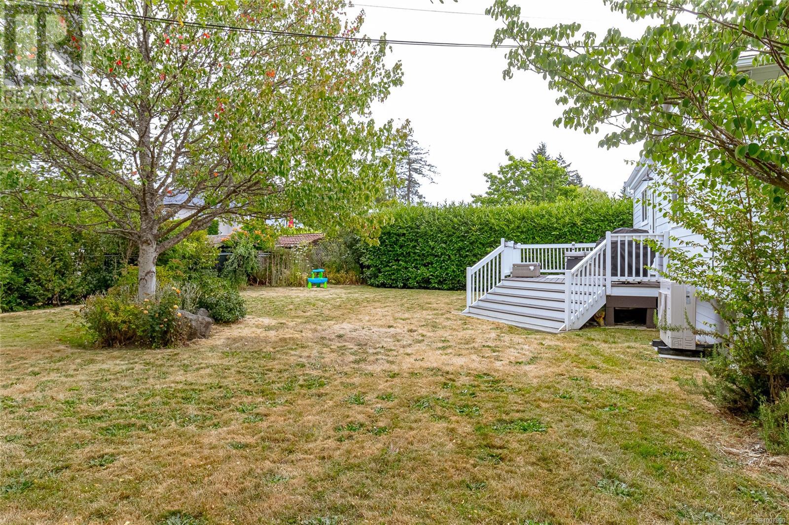 Photo 40 of 2945 Colquitz Ave, Saanich BC