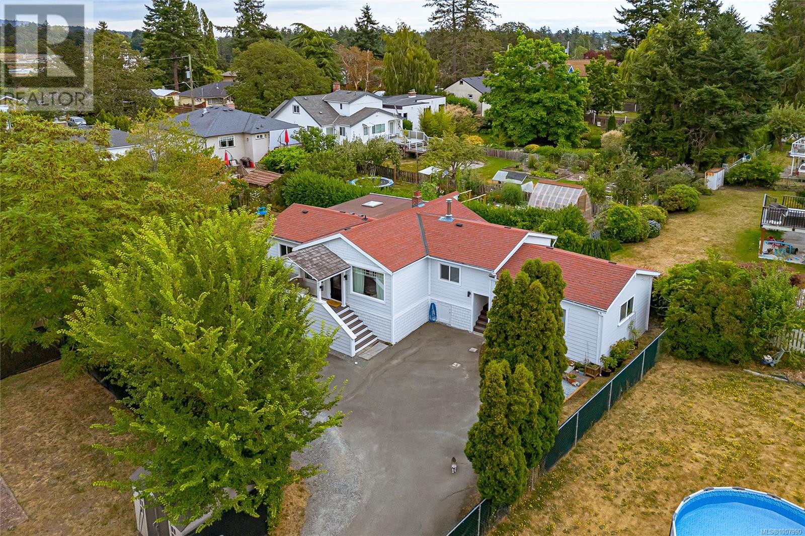 Photo 44 of 2945 Colquitz Ave, Saanich BC