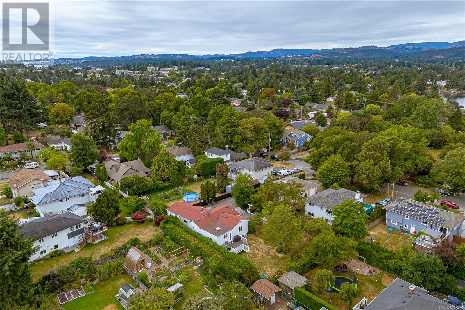 Photo 46 of 2945 Colquitz Ave, Saanich BC