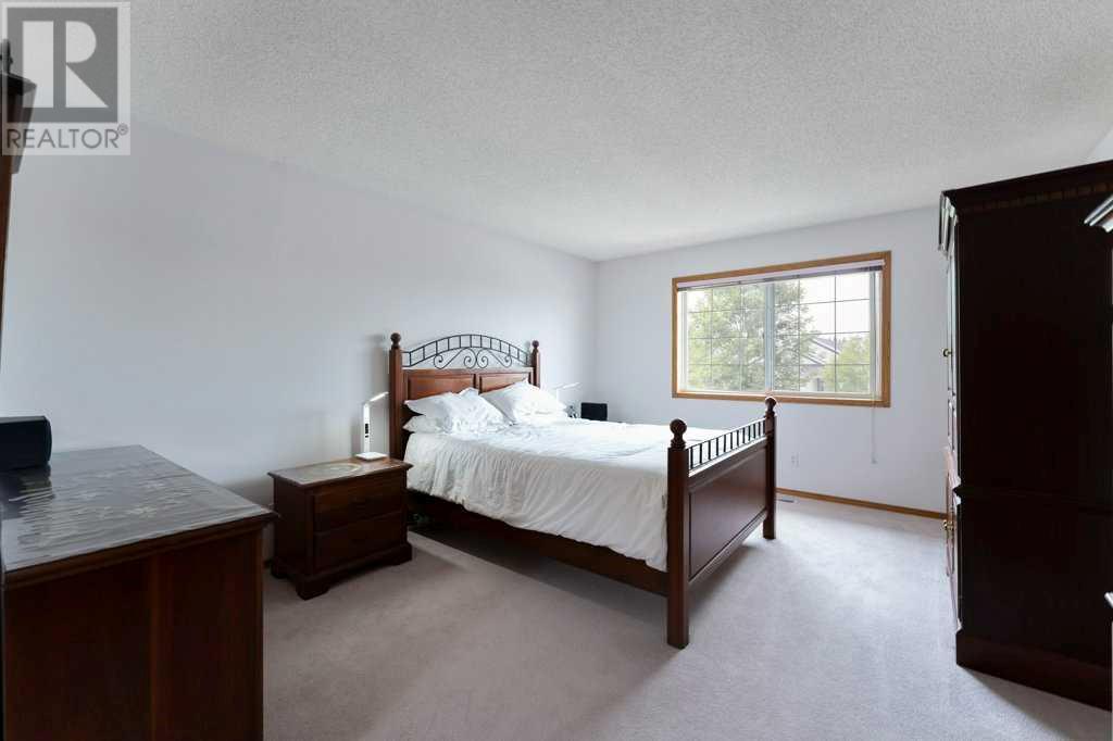 Photo 22 of 62 Edgebrook Heights Nw, Calgary AB