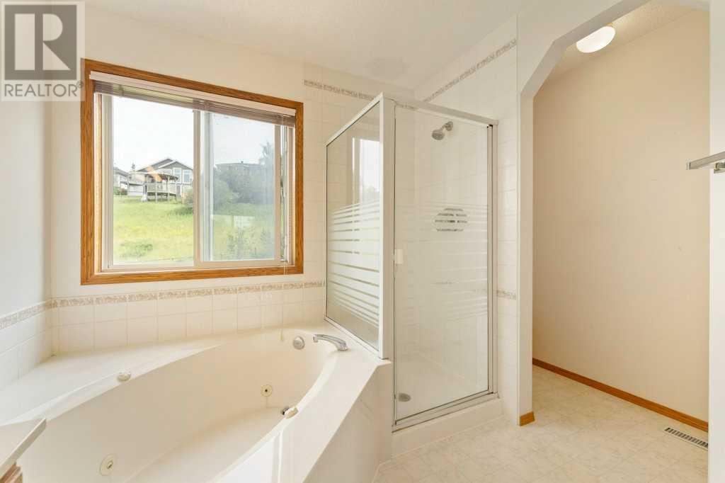 Photo 26 of 62 Edgebrook Heights Nw, Calgary AB