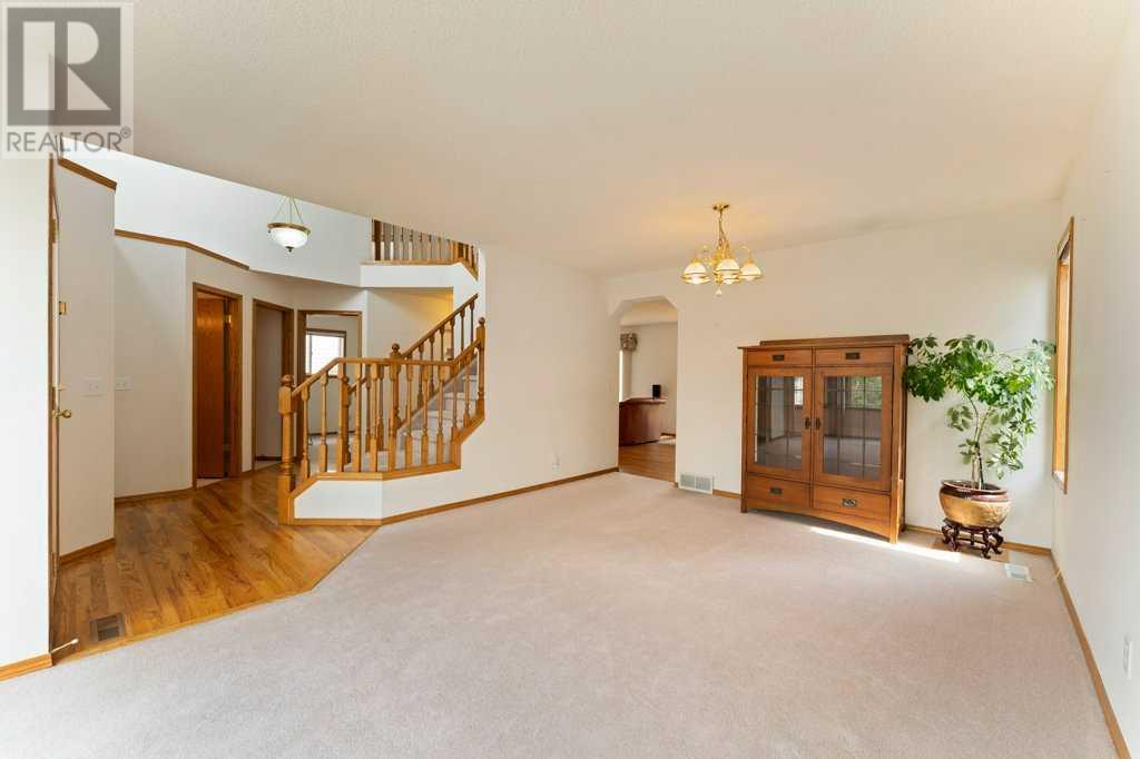 Photo 6 of 62 Edgebrook Heights Nw, Calgary AB