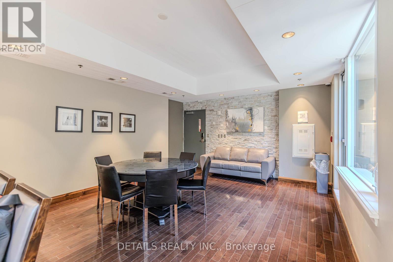 Photo 6 of 717 238 Besserer Street, Ottawa ON