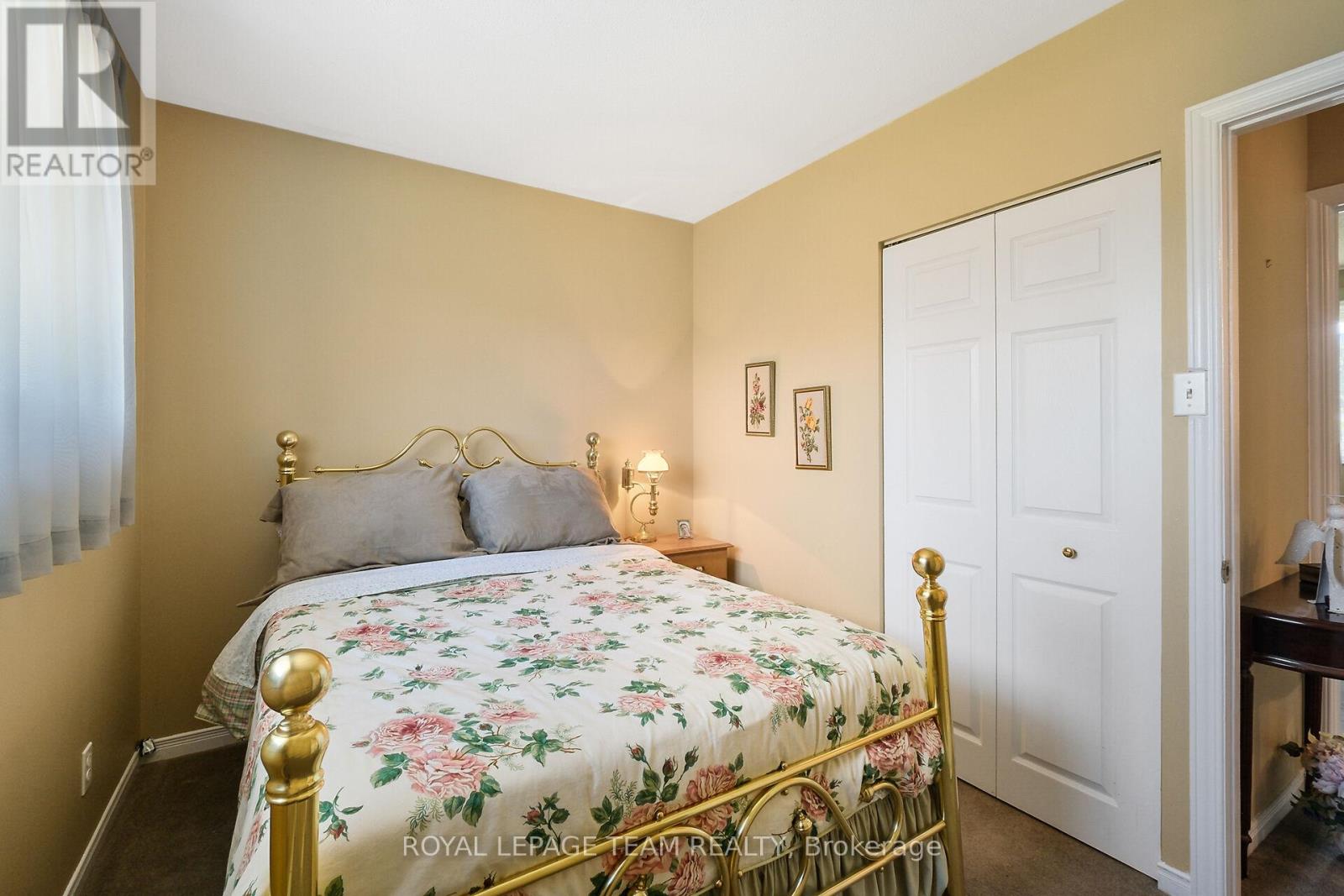 Photo 18 of 41 Viewmount Drive, Ottawa ON