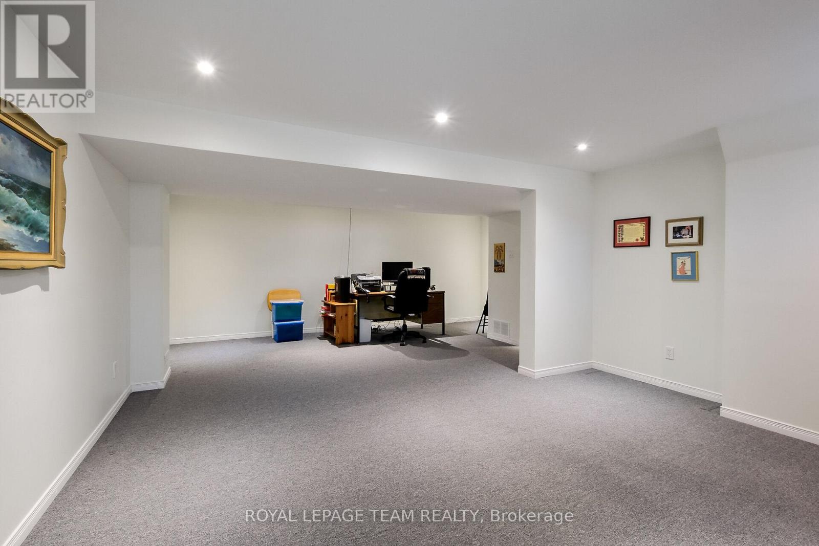 Photo 25 of 41 Viewmount Drive, Ottawa ON