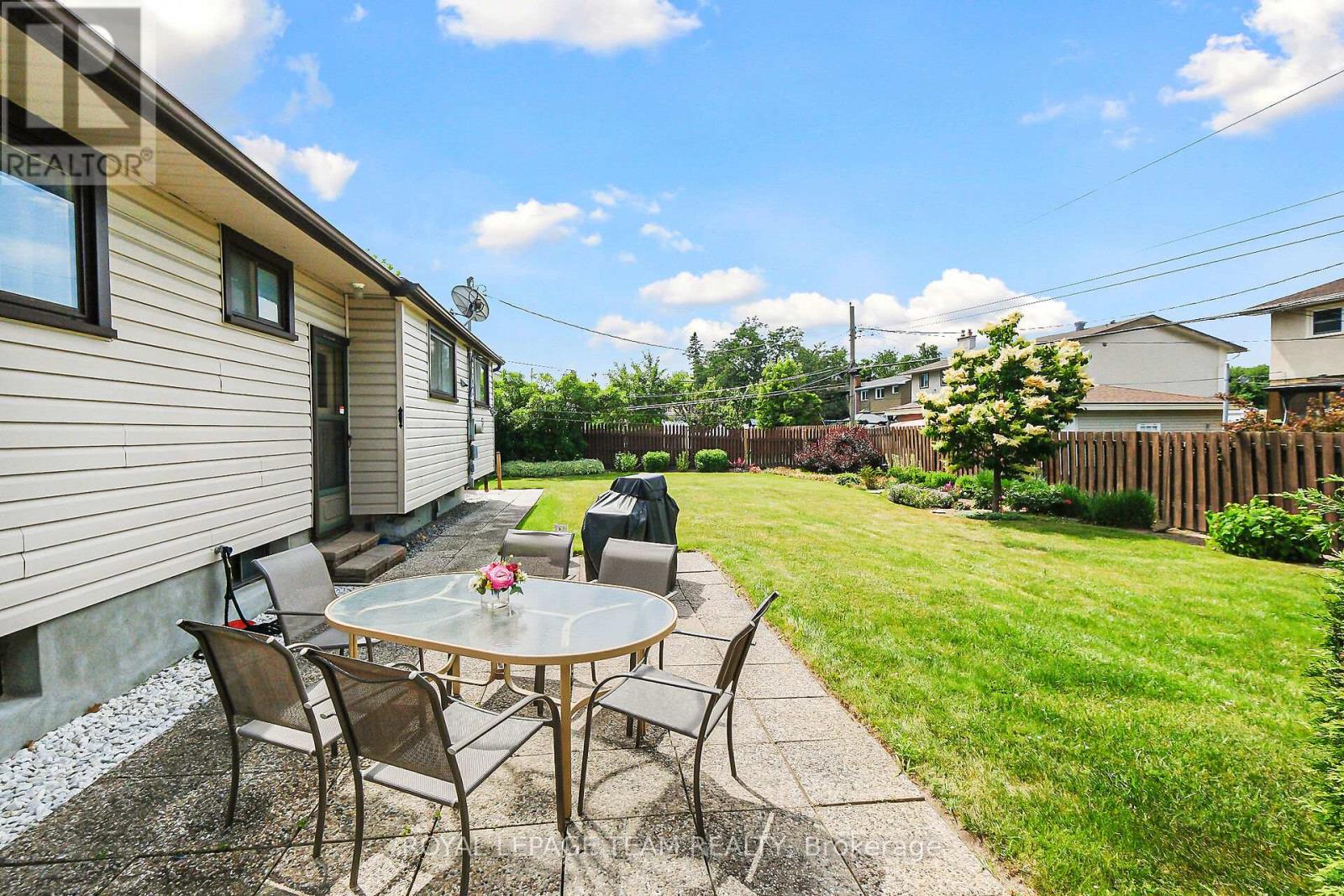 Photo 34 of 41 Viewmount Drive, Ottawa ON