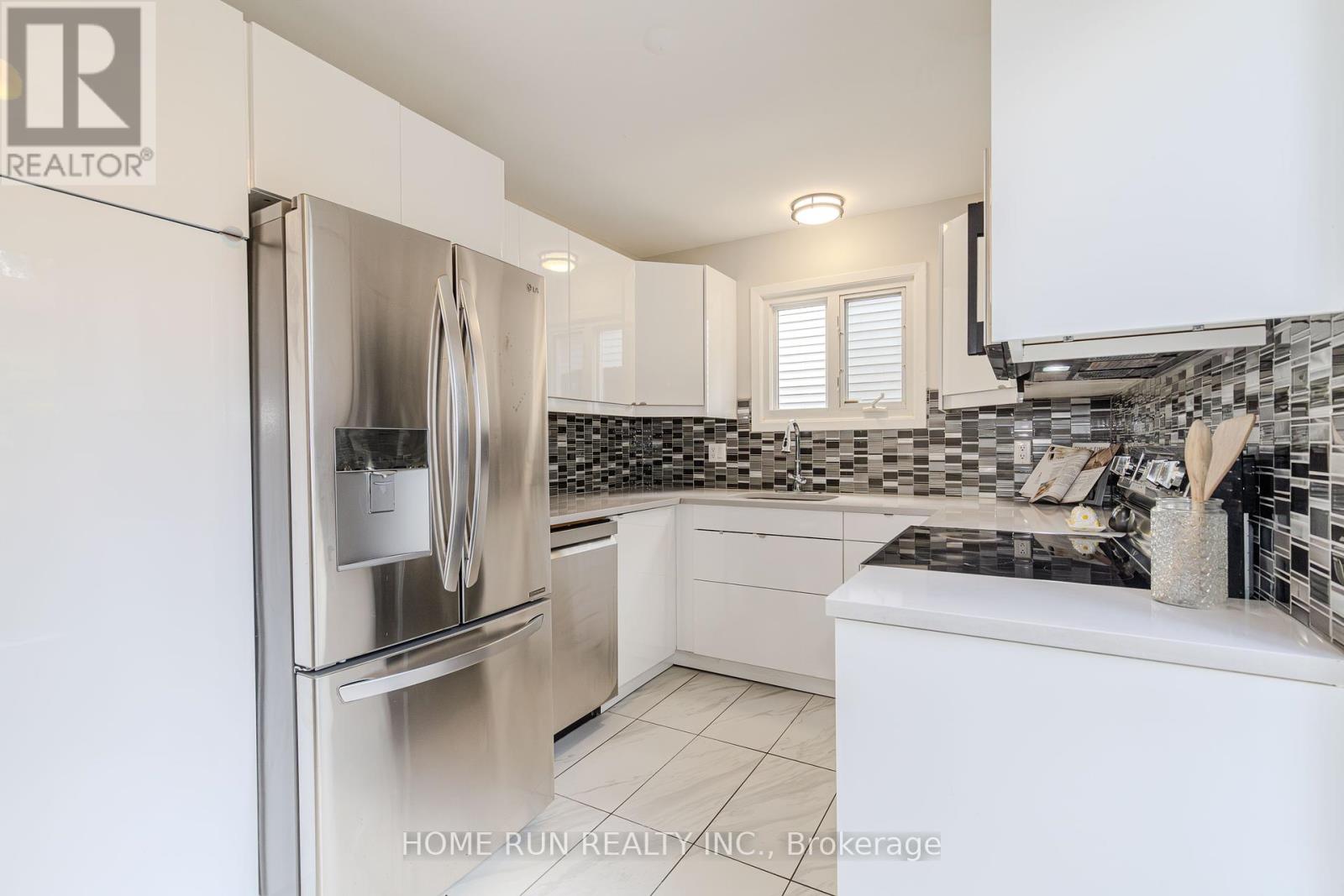 Photo 31 of 30 Turret Court, Ottawa ON