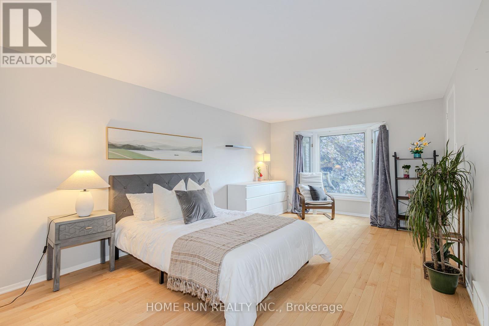 Photo 15 of 30 Turret Court, Ottawa ON