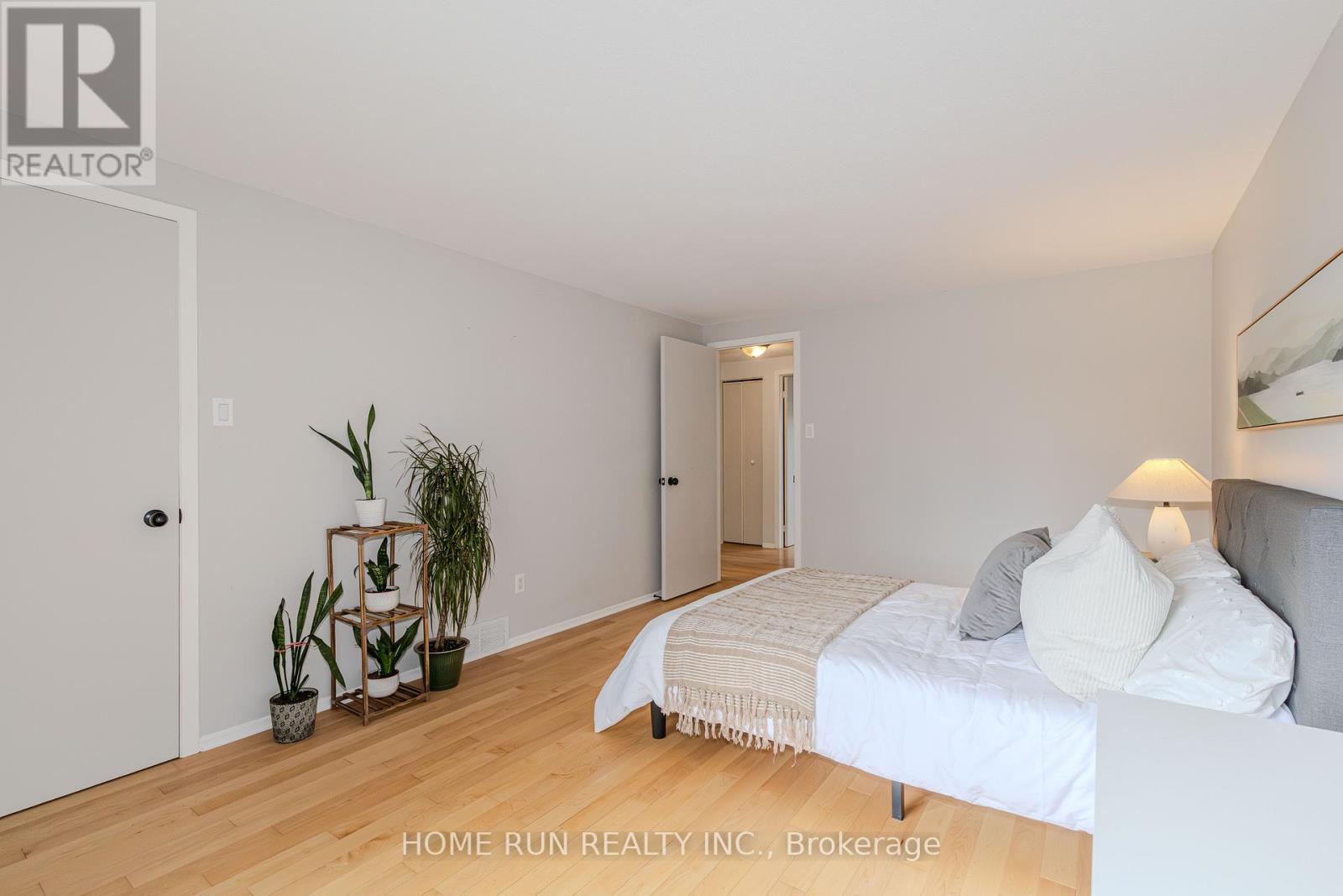 Photo 8 of 30 Turret Court, Ottawa ON