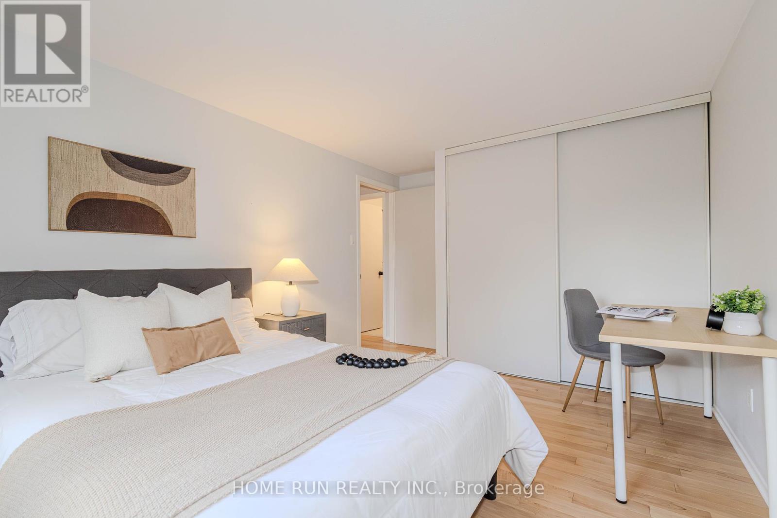 Photo 10 of 30 Turret Court, Ottawa ON