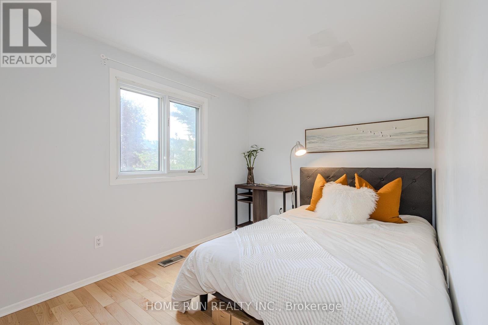 Photo 5 of 30 Turret Court, Ottawa ON