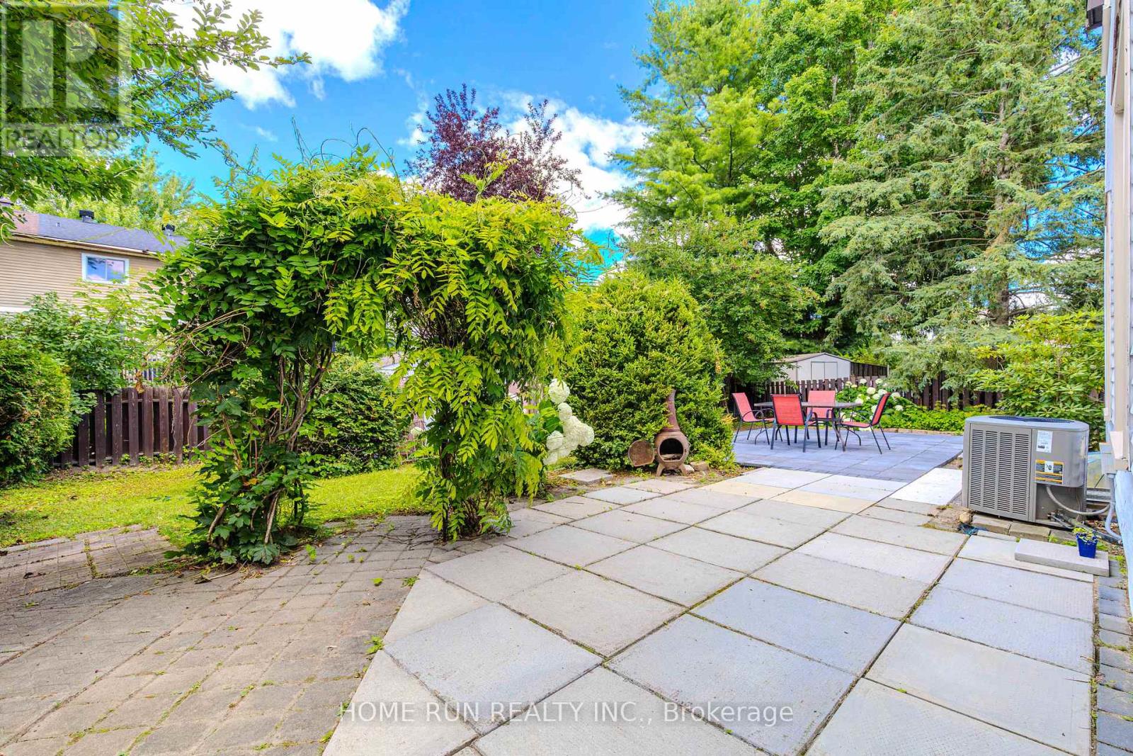 Photo 3 of 30 Turret Court, Ottawa ON