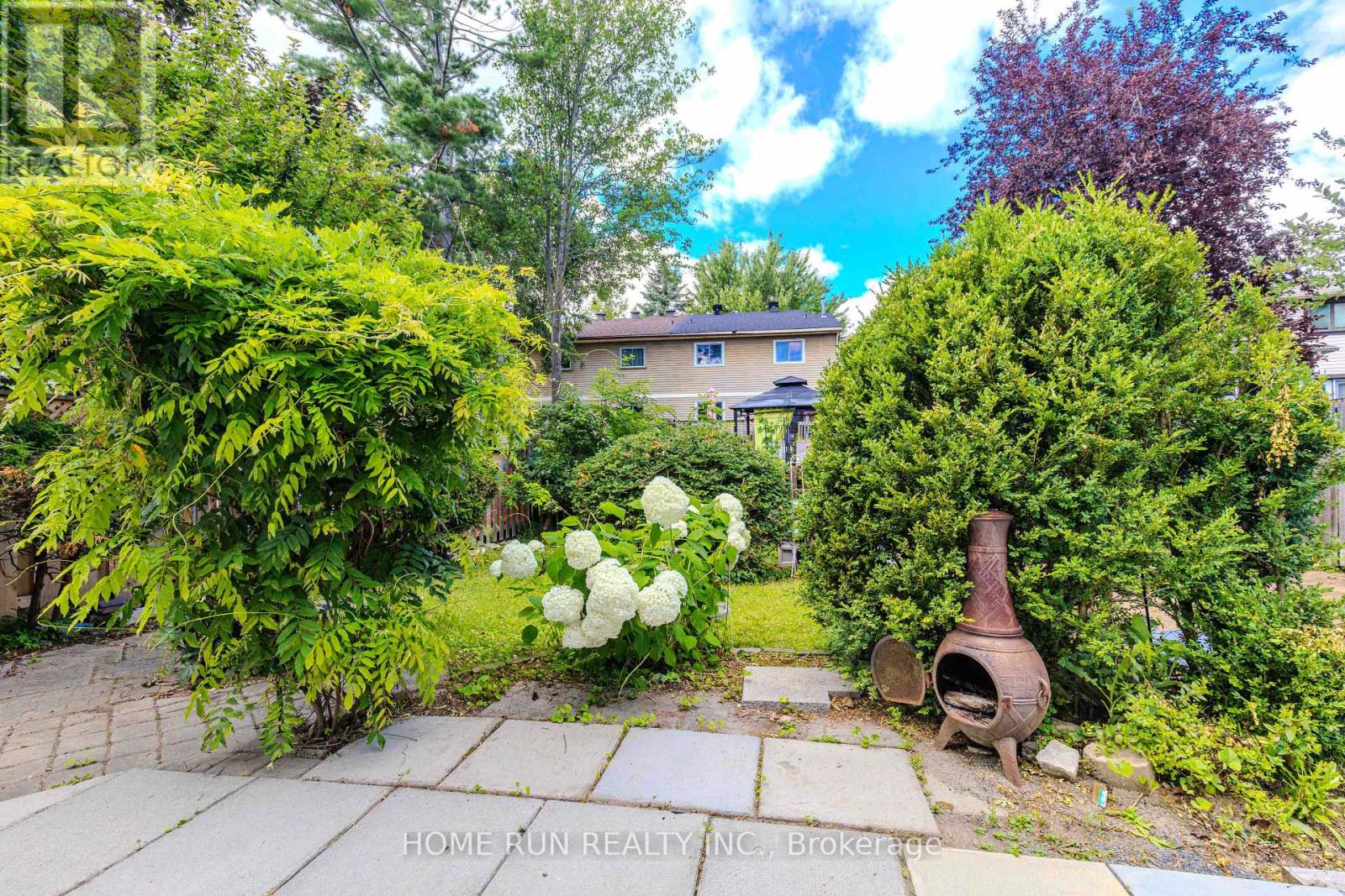 Photo 23 of 30 Turret Court, Ottawa ON