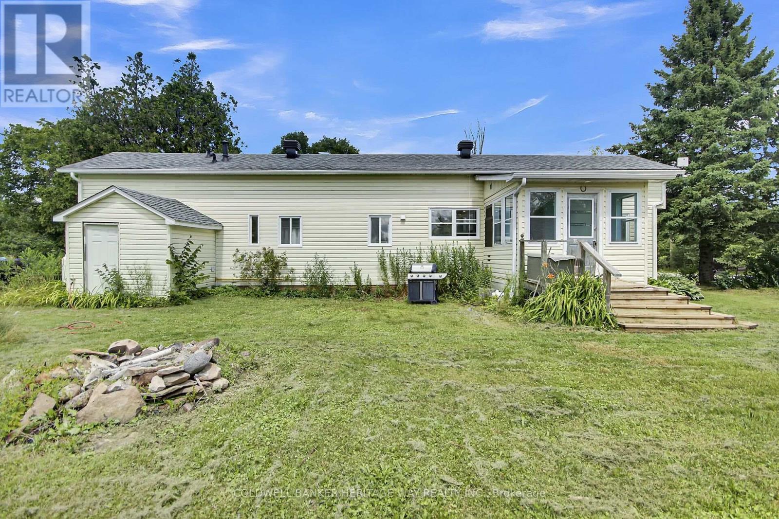 Photo 7 of 601 Weedmark Road, Montague ON