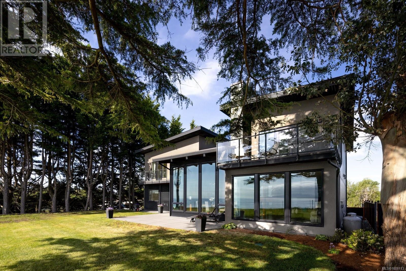 Photo 30 of 3300 Livesay Rd, Central Saanich BC