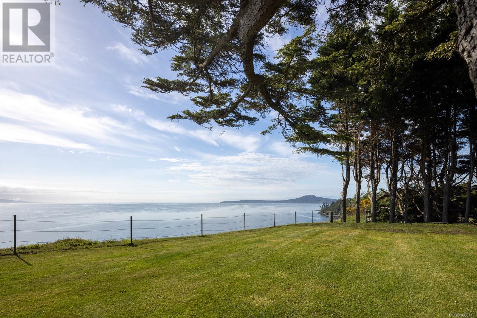 Photo 35 of 3300 Livesay Rd, Central Saanich BC
