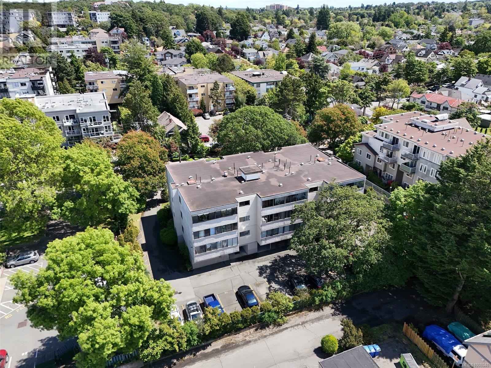 Photo 14 of 103 2610 Graham St, Victoria BC