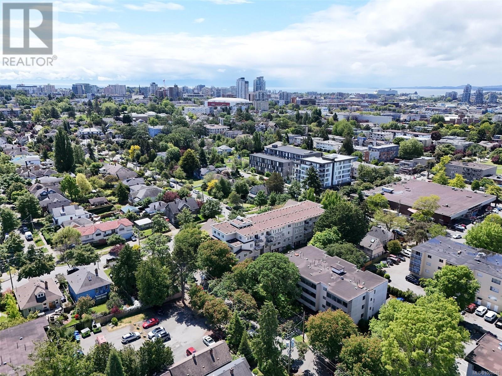 Photo 8 of 103 2610 Graham St, Victoria BC