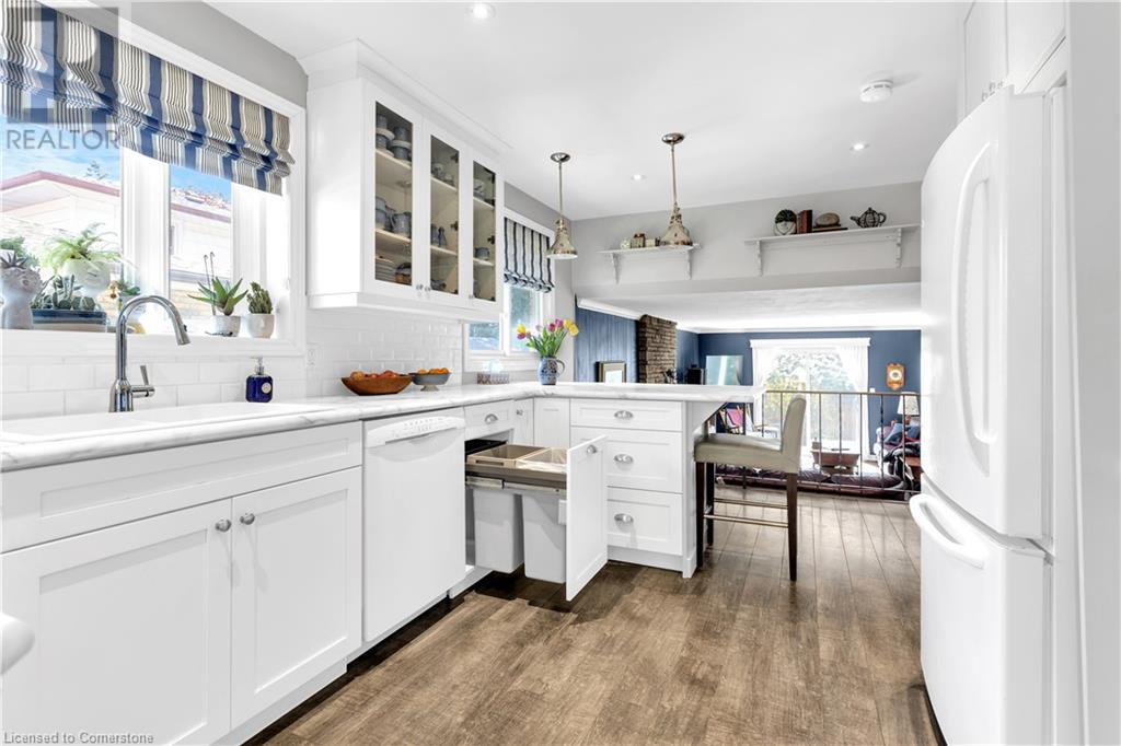 Photo 38 of 16 Edgar Drive, Brantford ON