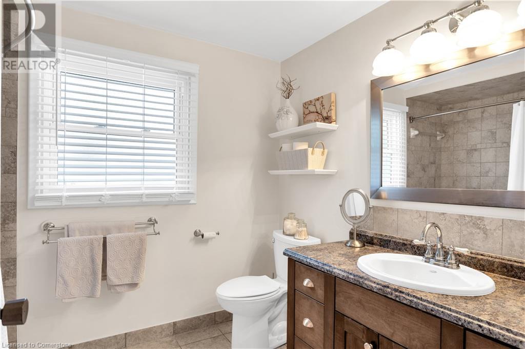 Photo 39 of 16 Edgar Drive, Brantford ON