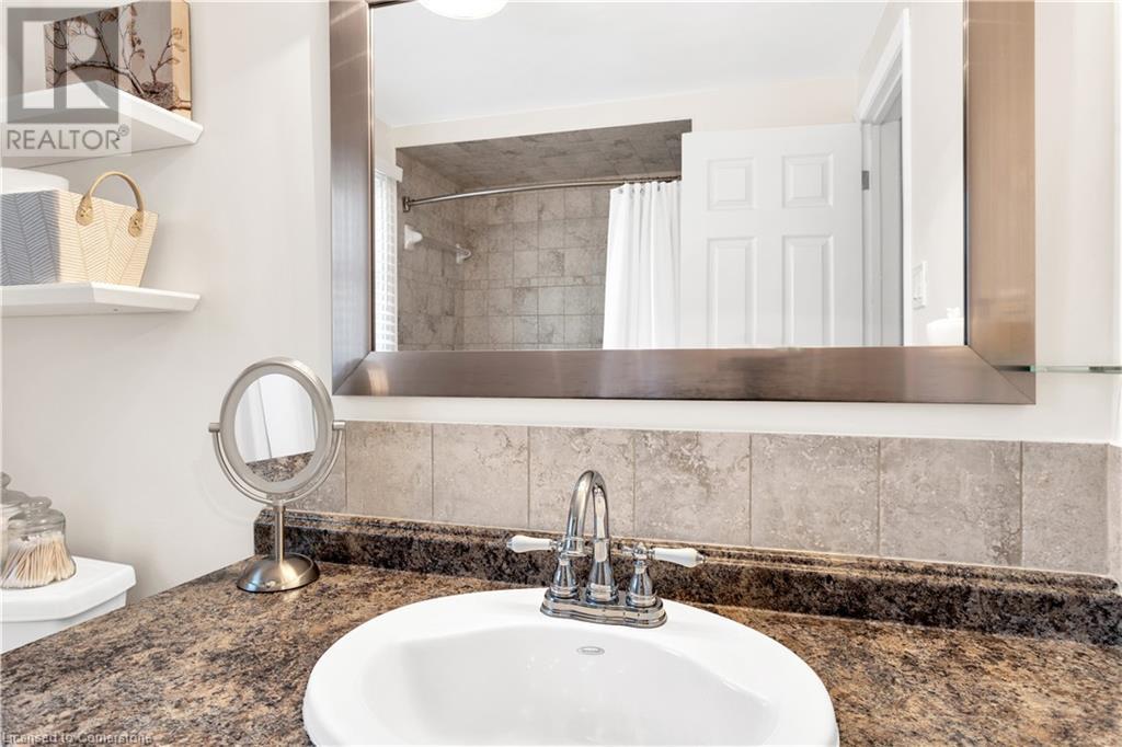 Photo 45 of 16 Edgar Drive, Brantford ON