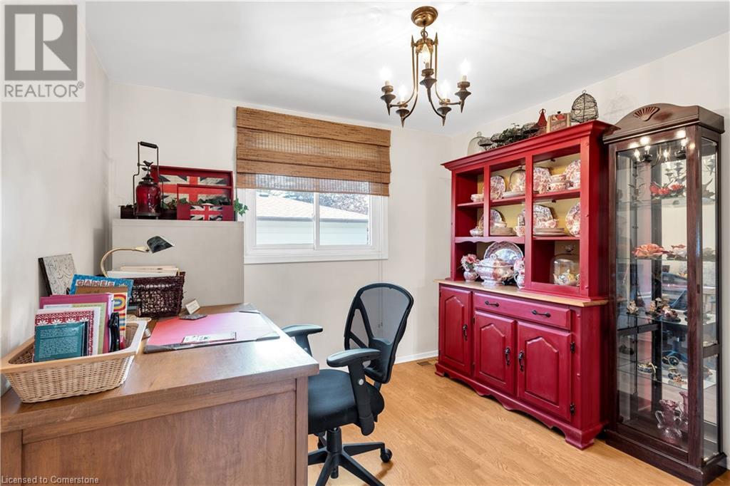 Photo 42 of 16 Edgar Drive, Brantford ON