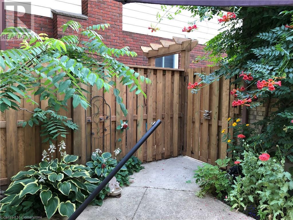 Photo 22 of 16 Edgar Drive, Brantford ON