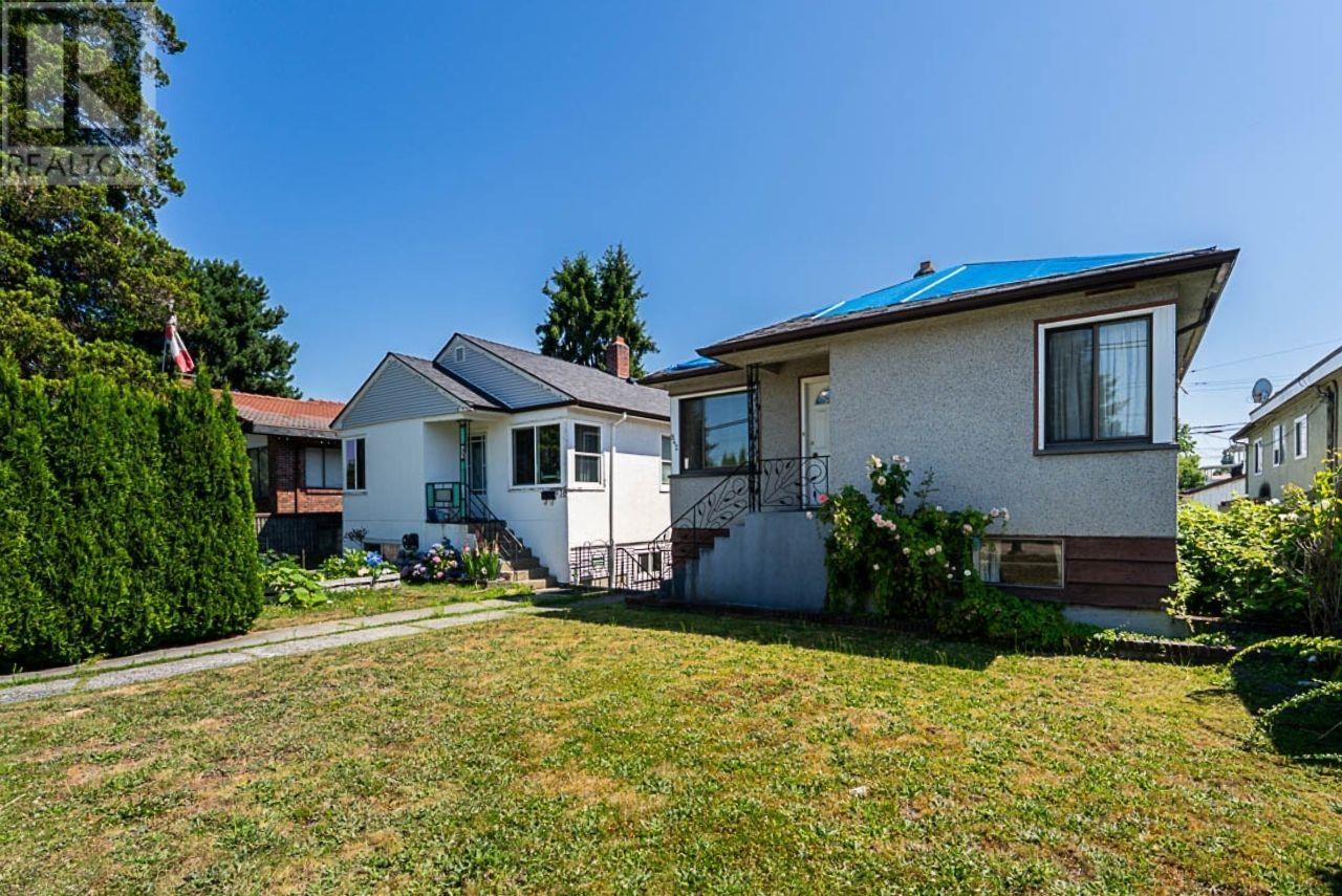 Photo 18 of 942 Nanaimo Street, Vancouver BC